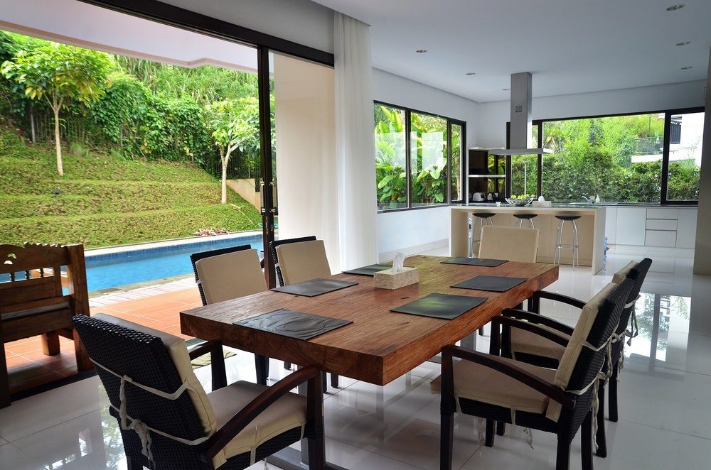 Jasmine Cozy 3 Bedrooms With A Private Swimming Pool * Jakarta