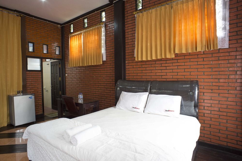 Reddoorz @ Cilandak Timur Guest house 2*