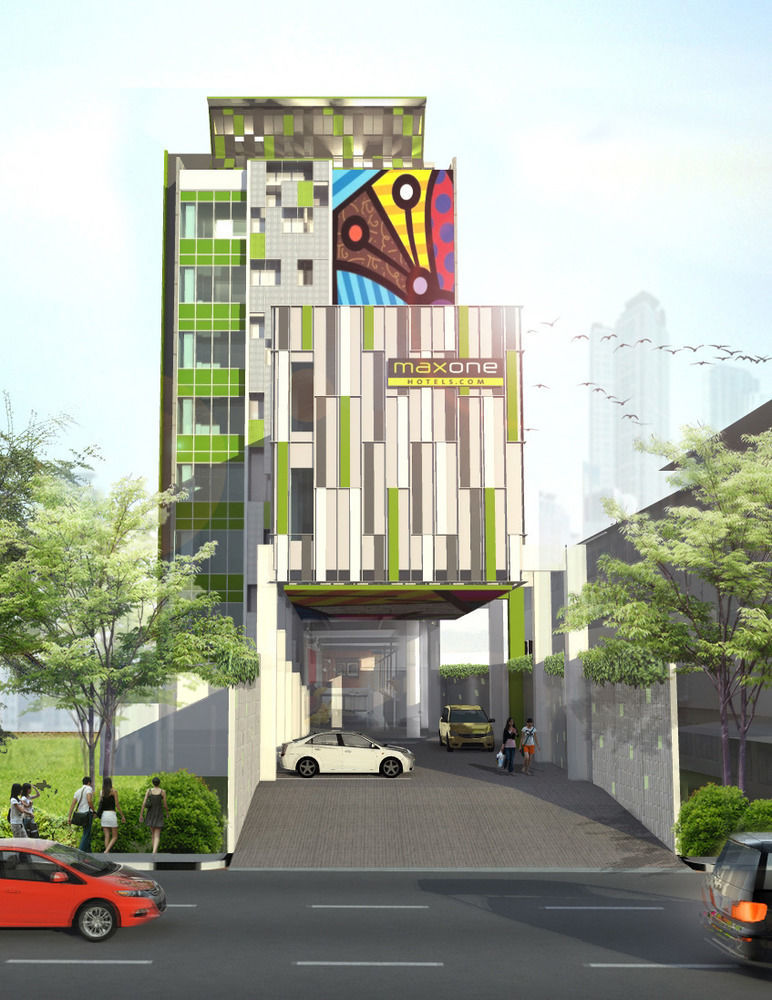 Maxonehotels.com At Kramat Hotel 3*