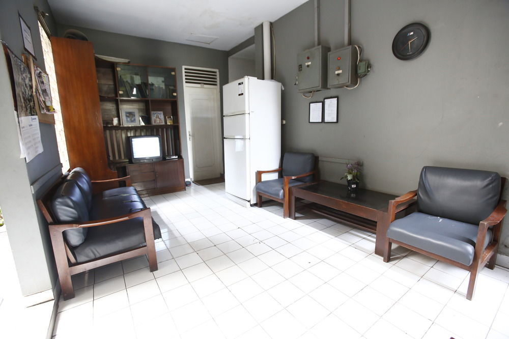 Guest house Reddoorz Near Wtc Sudirman Jakarta