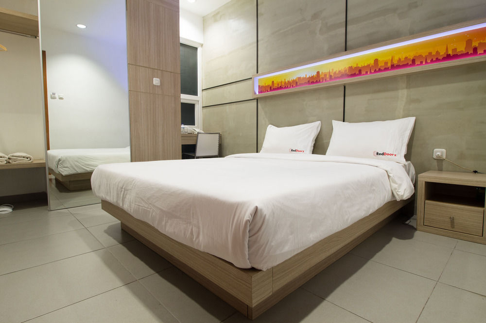 Guest house Reddoorz Plus @ Setiabudi Eight Jakarta