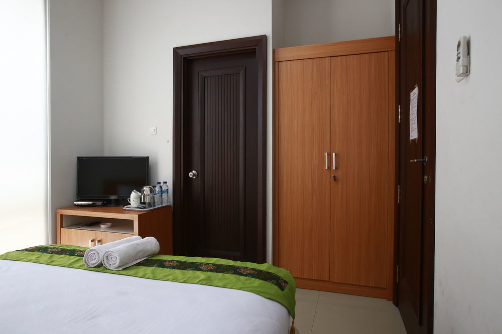 Reddoorz Near Kelapa Dua Kebon Jeruk 3* Jakarta