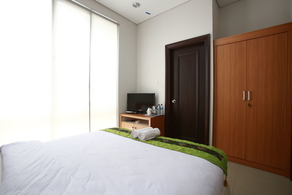 Reddoorz Near Kelapa Dua Kebon Jeruk 3*