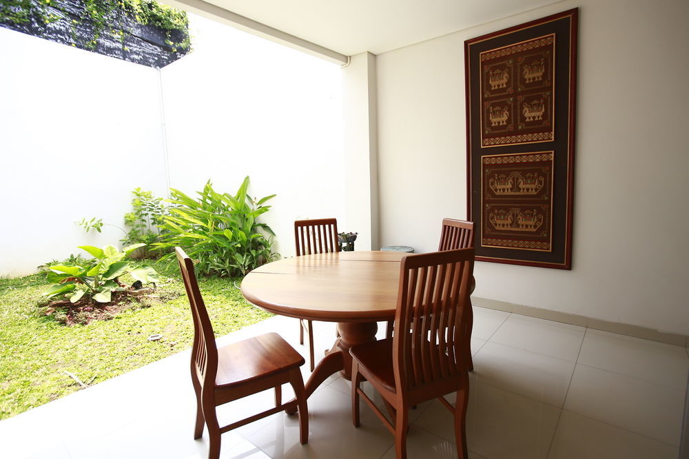 Reddoorz Near Kelapa Dua Kebon Jeruk 3* Jakarta