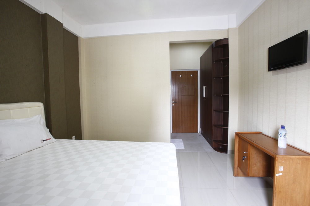 Reddoorz Near Cilandak Town Square Jakarta