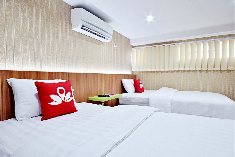 Reddoorz Near Pasar Tanah Abang Guest house Jakarta