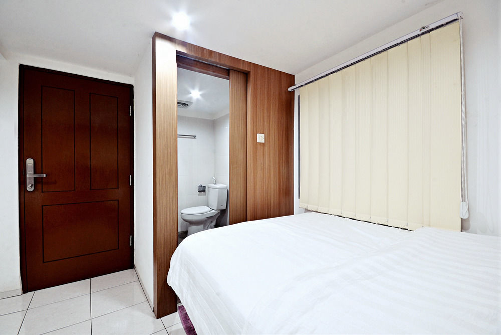 Guest house Reddoorz Near Pasar Tanah Abang 2*