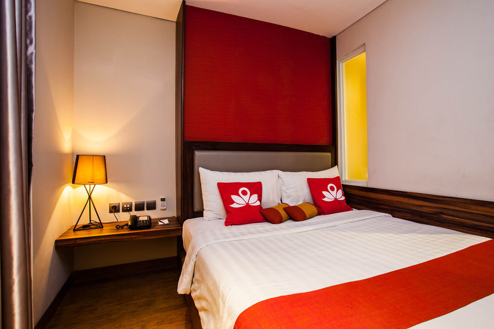 Casa de hóspedes Reddoorz Near Blok M 3*
