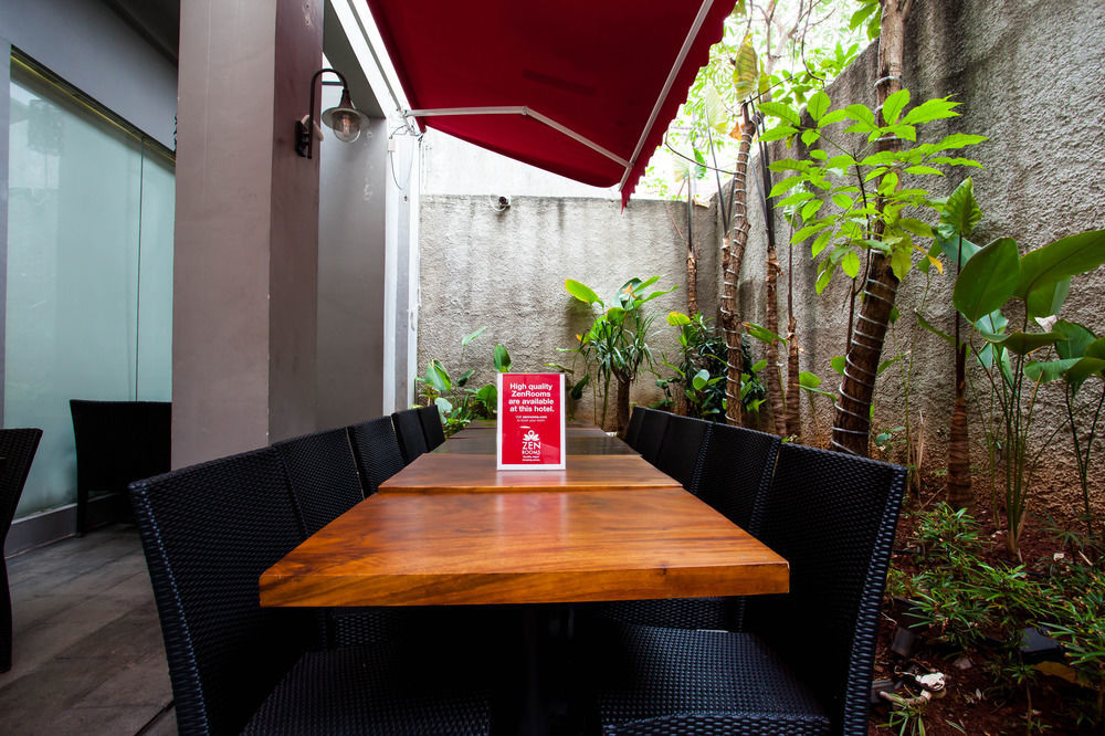 Guest house Reddoorz Near Blok M Jakarta