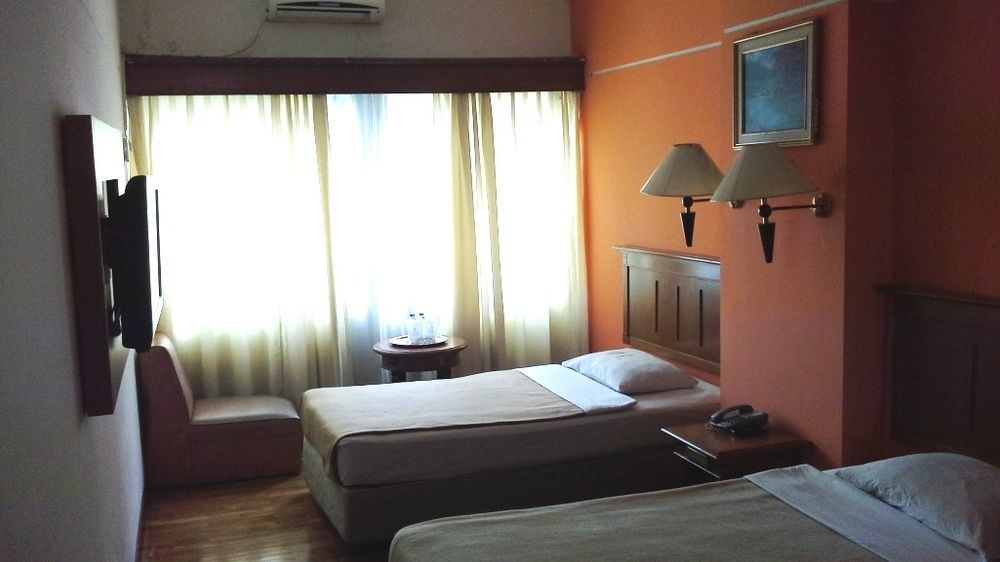 Hotel Mega Cikini 2*