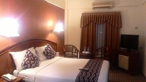 Hotel Mega Matra 2*