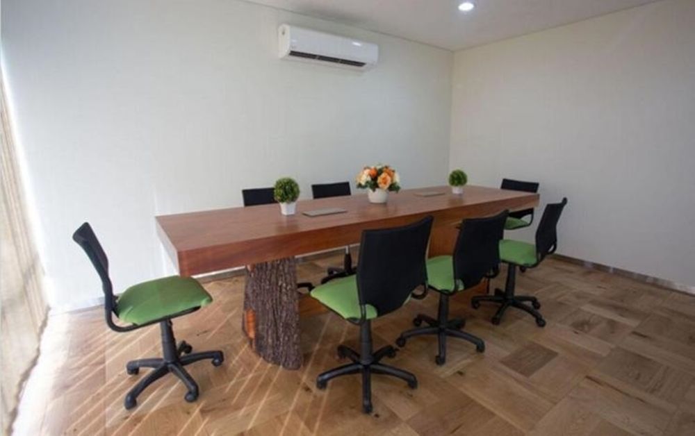 Whiz Cikini Hotel