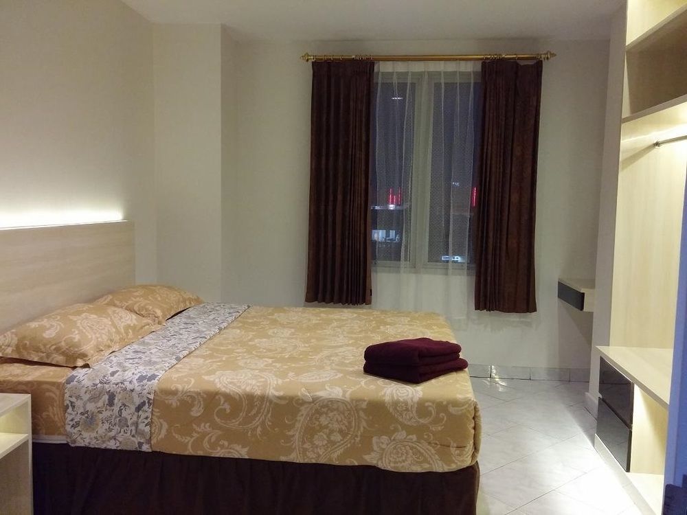 Golden Sky Condotel 3* Jakarta
