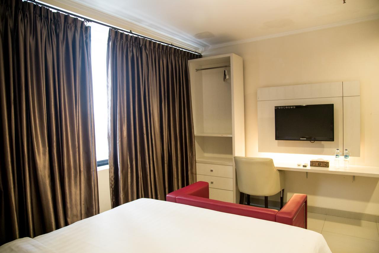 Nite & Day Roxy Hotel