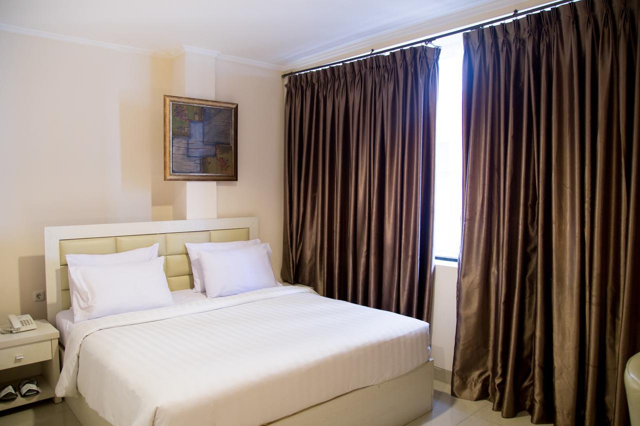 Nite & Day Roxy Hotel 2*
