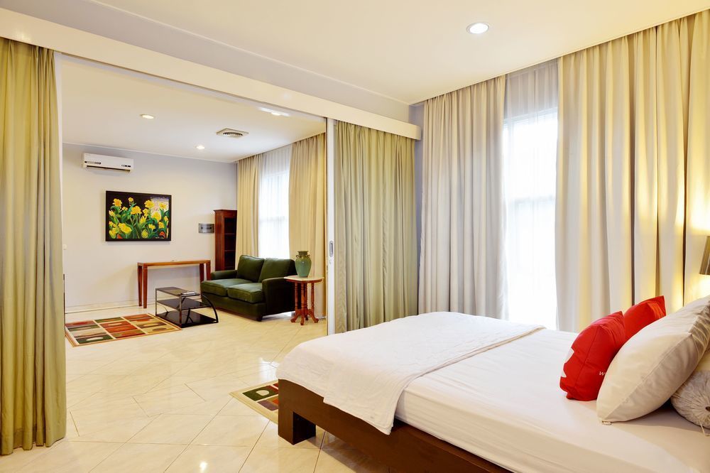 Zen Premium Kemang Timur Hotel