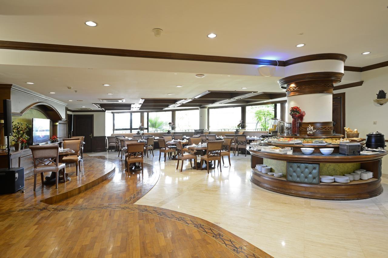 Hotel Midtown Simatupang 4*