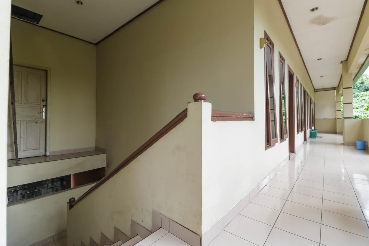Reddoorz @ Karet Pedurenan 3 Guest house
