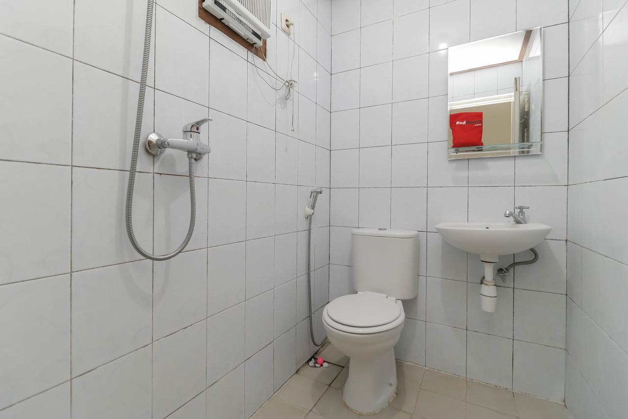 Reddoorz @ Karet Pedurenan 3 Guest house 3*