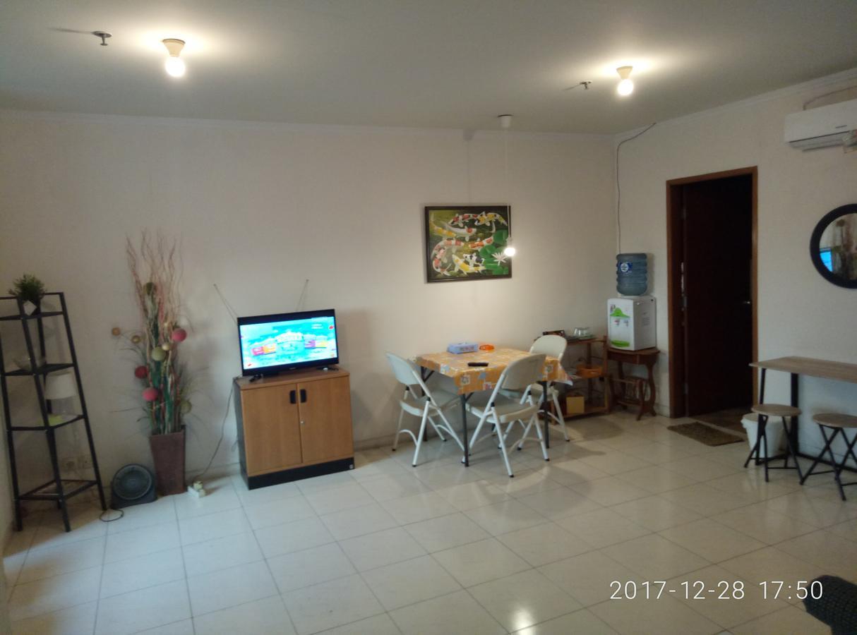 Apt Ibis Mangga Dua Apartment *