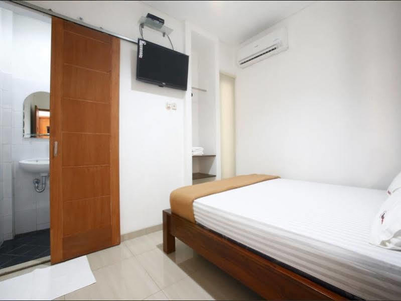 Reddoorz @ Sudirman Guest house 2*