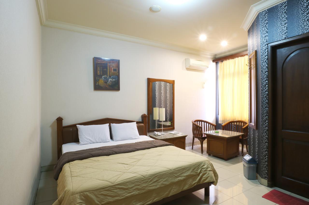Hotel 678 Kemang Powered By Cocotel