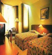 Super Oyo Townhouse 2 Gunung Sahari Hotel