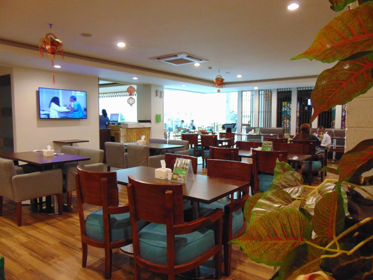 Maxonehotels.com At Kramat Hotel Jakarta
