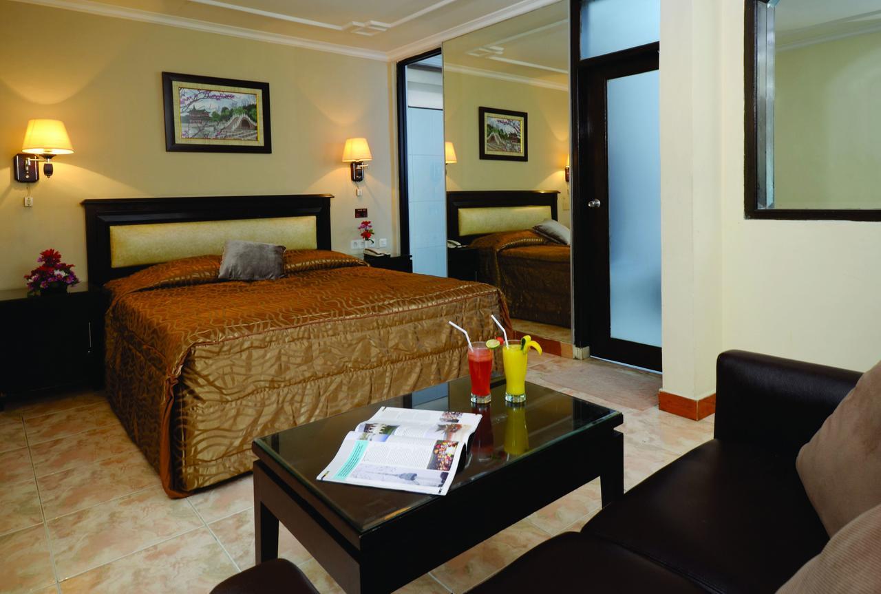 C'One Hotel Pulomas 2*