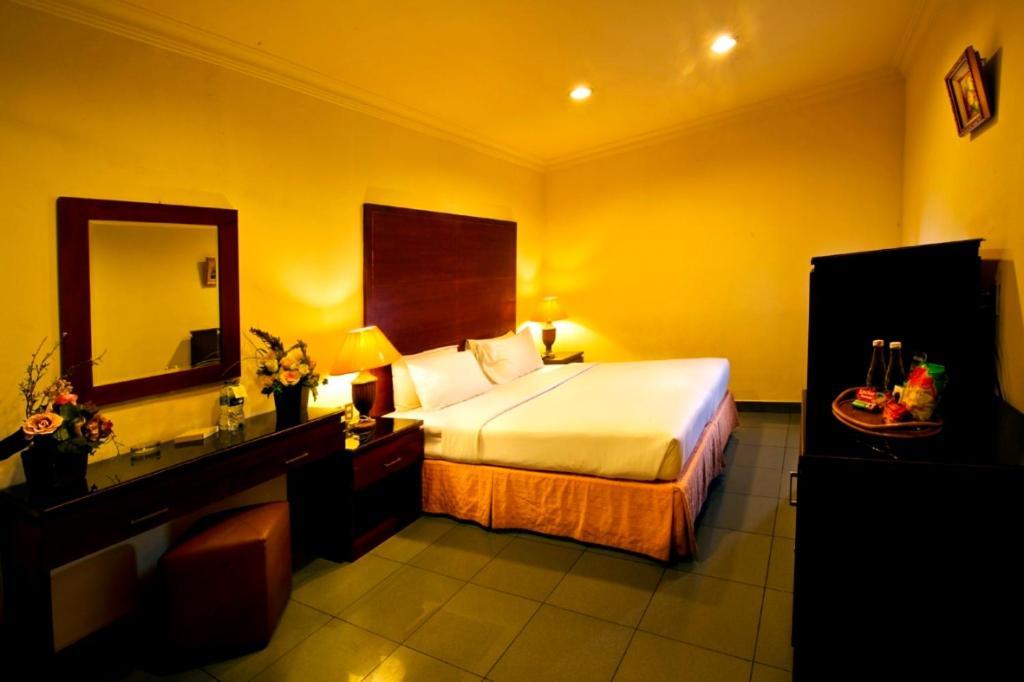 Park Nesia Royal Regal