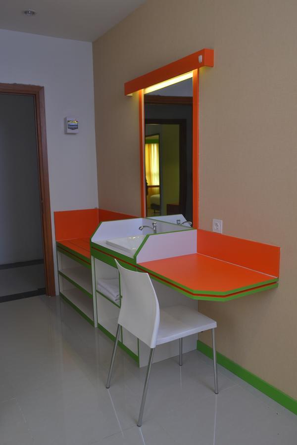 Titanium Express Homtel Jakarta