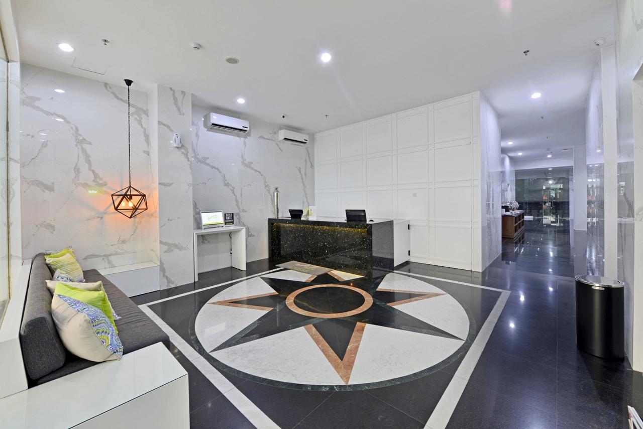 Whiz Falatehan Hotel