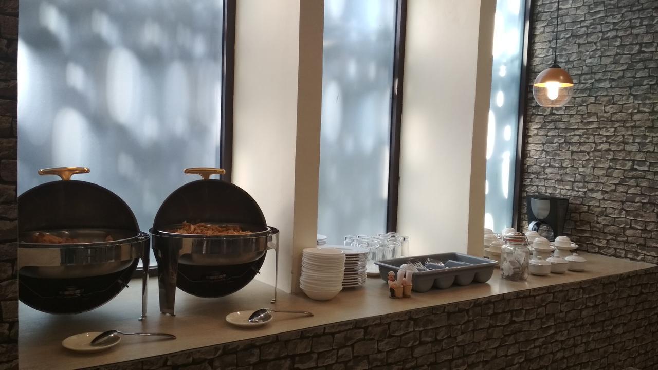 Hotel Kitara 2*