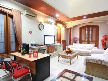 Hotel Nida Garden Tomb Kebagusan