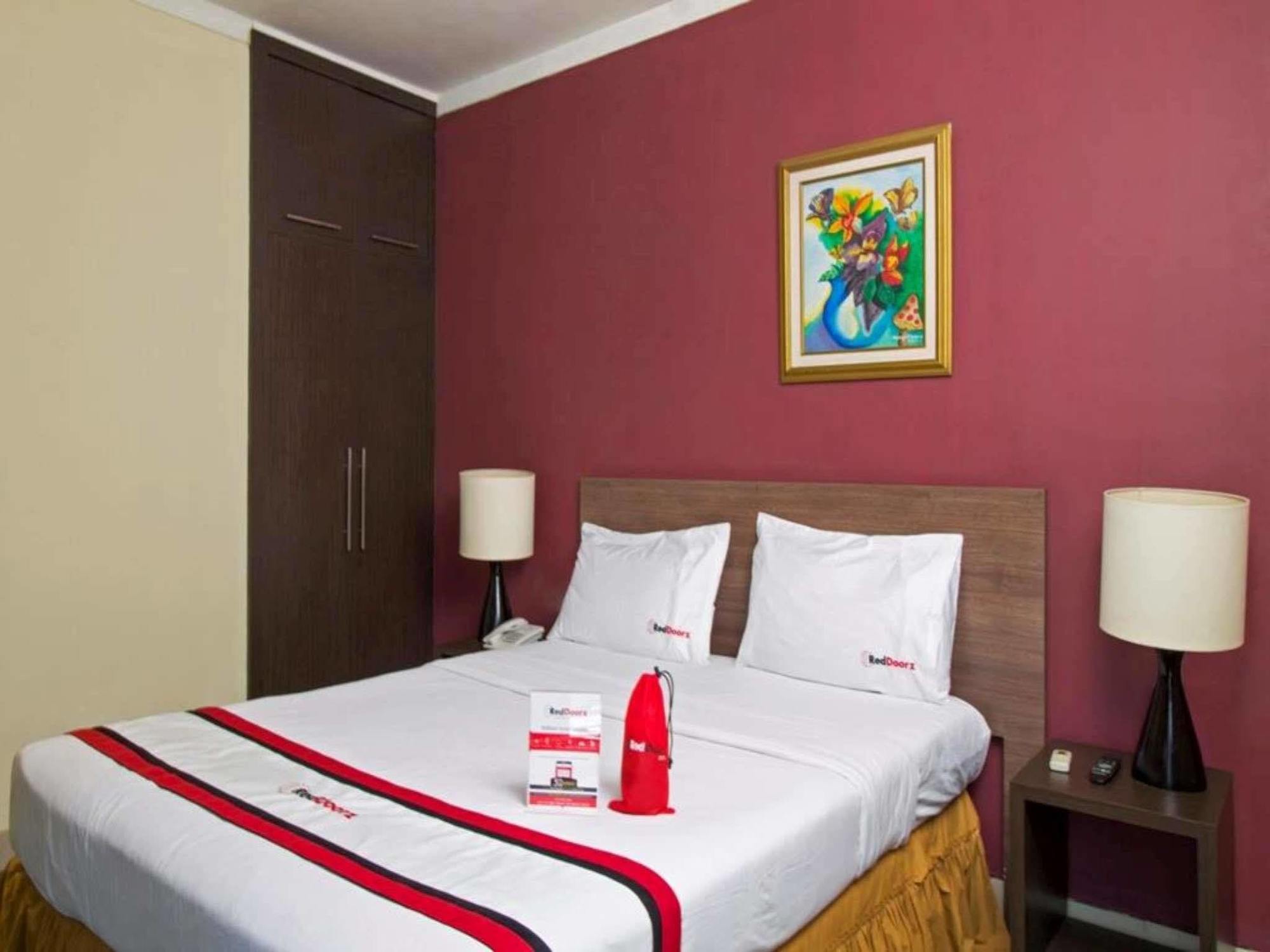 Reddoorz Premium @ Thamrin Kebon Sirih 4*