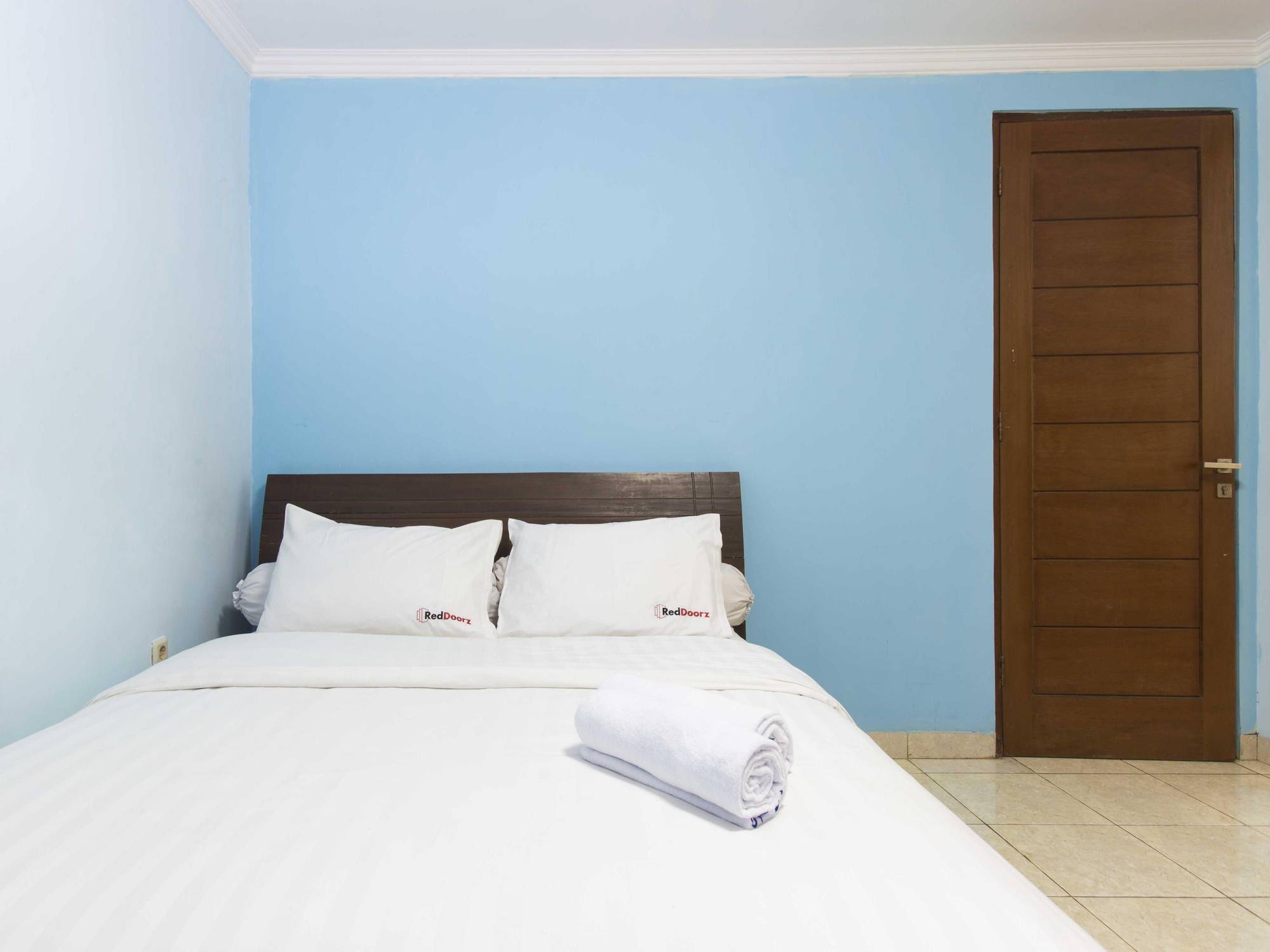 Reddoorz Near Pasar Santa Guest house Jakarta