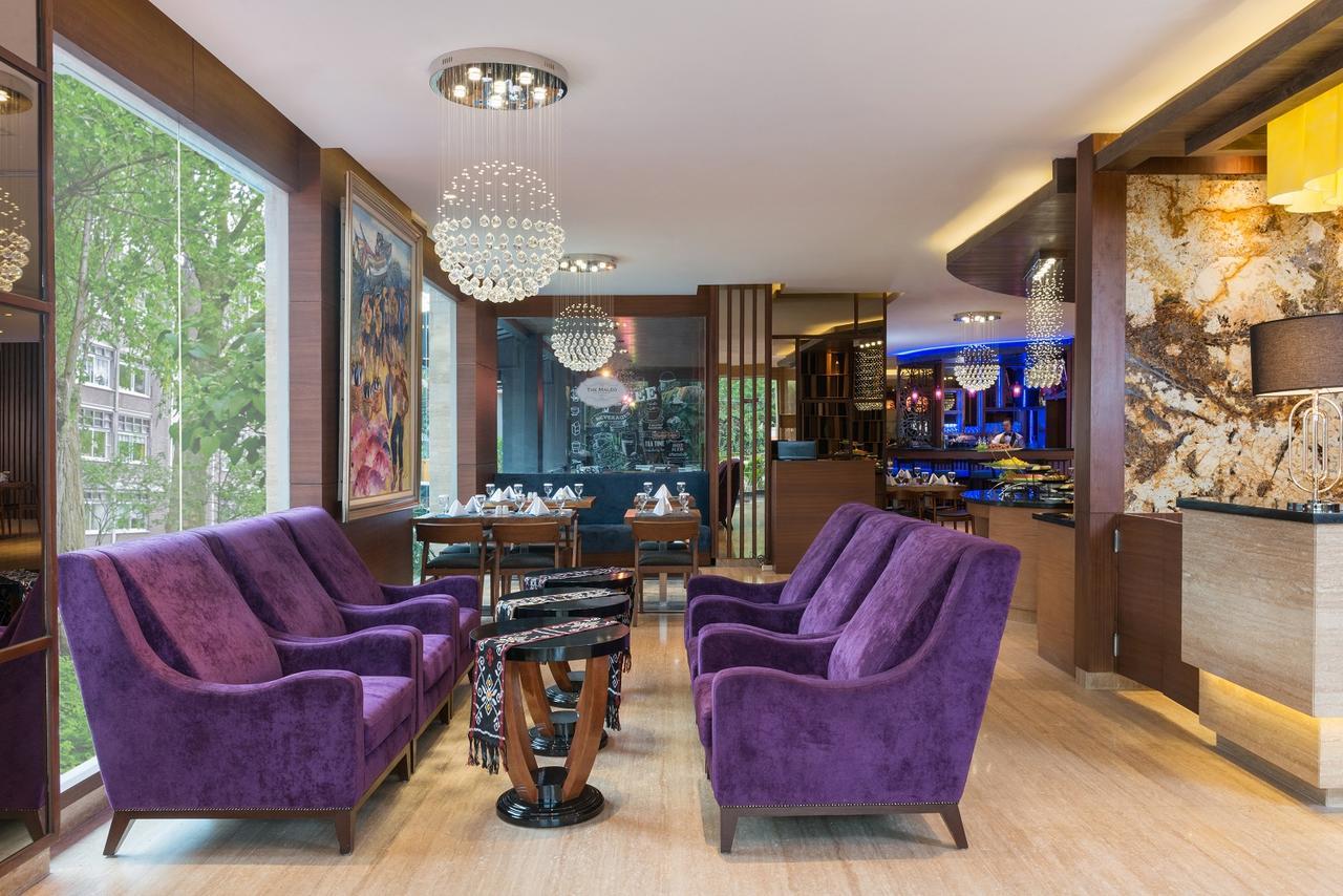 Sotis Pejompongan Hotel Jakarta