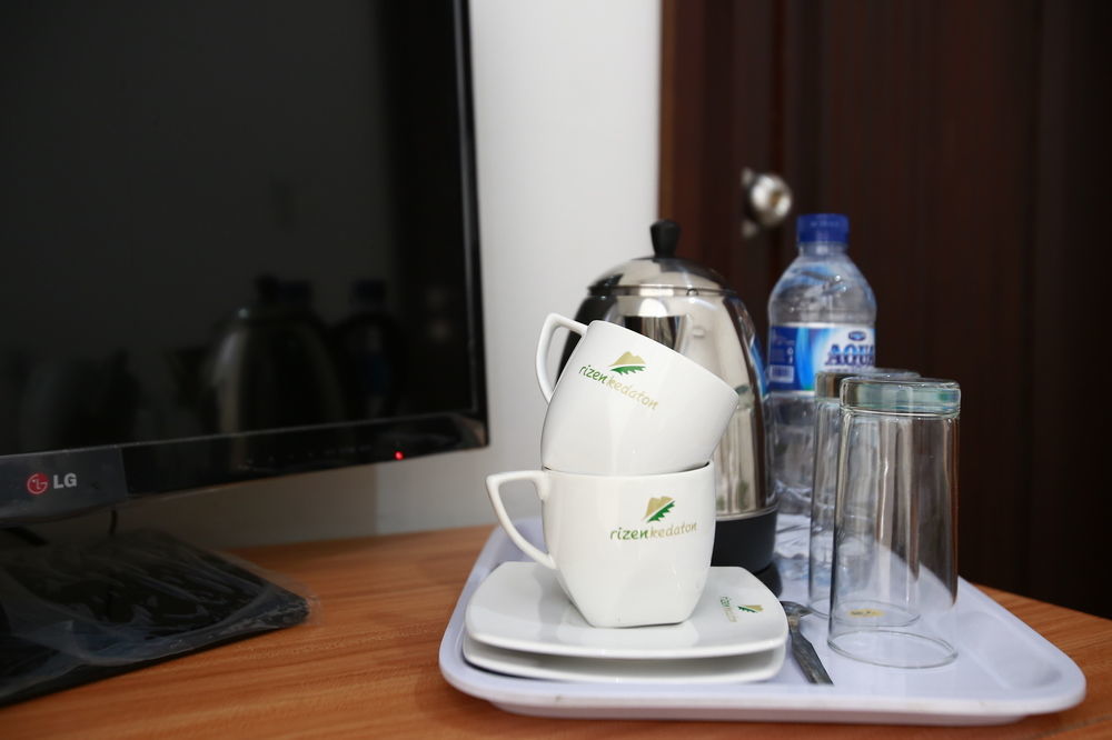 Hotel Reddoorz Near Kelapa Dua Kebon Jeruk 3*