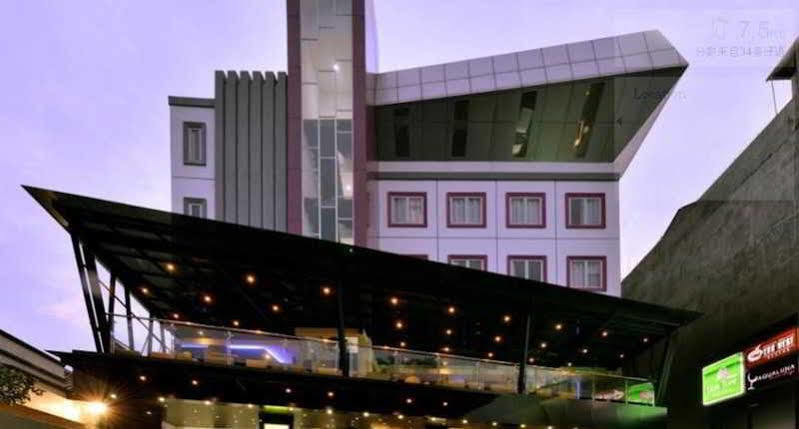 Hotel Oak Tree Mahakam 3*