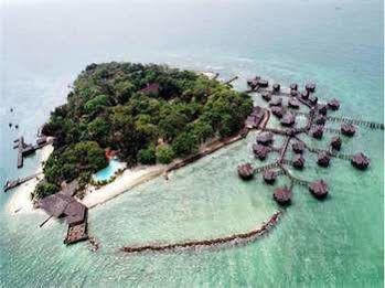 Hotel Pulau Ayer And Cottages 4*
