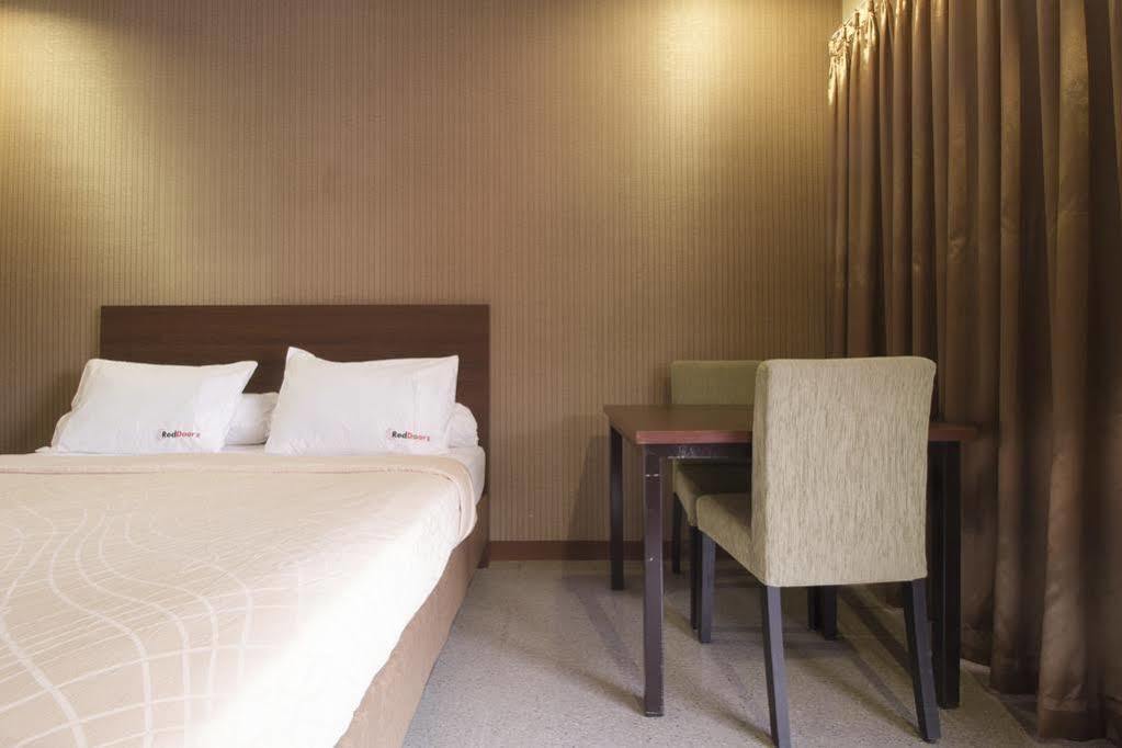 Guest house Zen Terogong Near Pondok Indah 2*