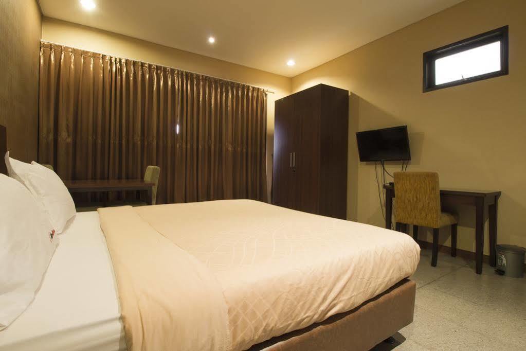 Guest house Zen Terogong Near Pondok Indah 2*
