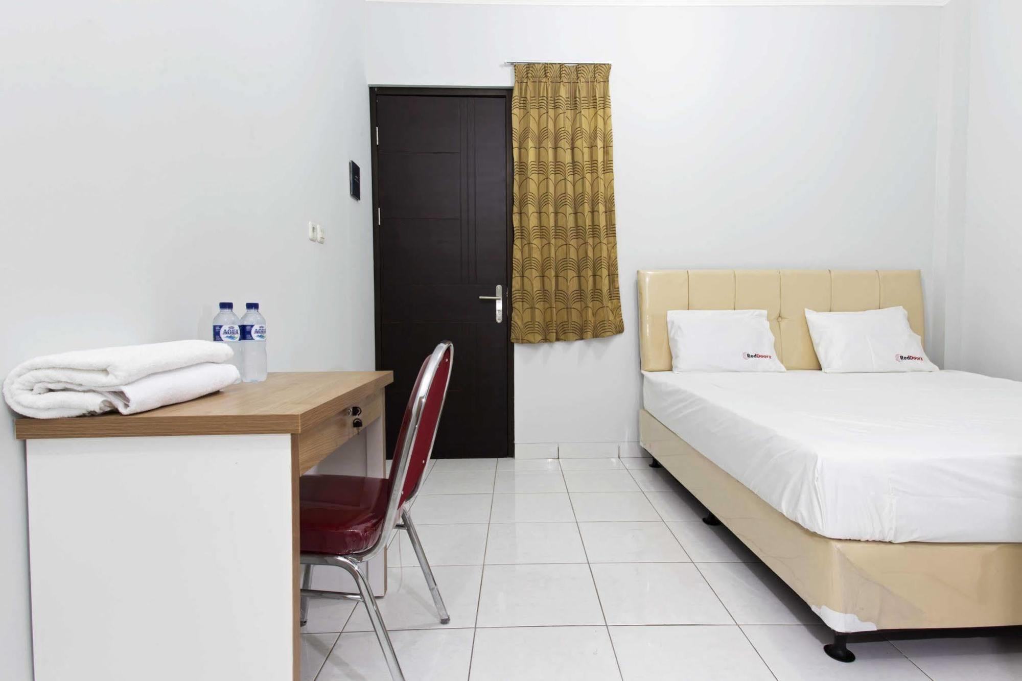 Guest house Reddoorz Near Percetakan Negara 2*