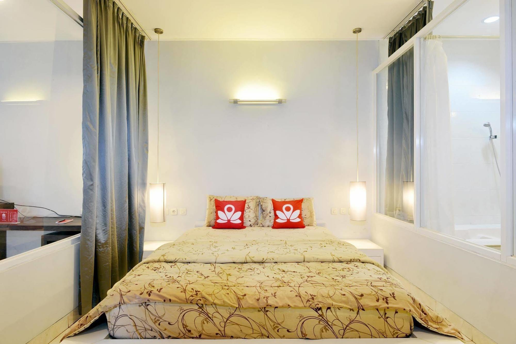Zen Premium Kemang Timur 3* Jakarta
