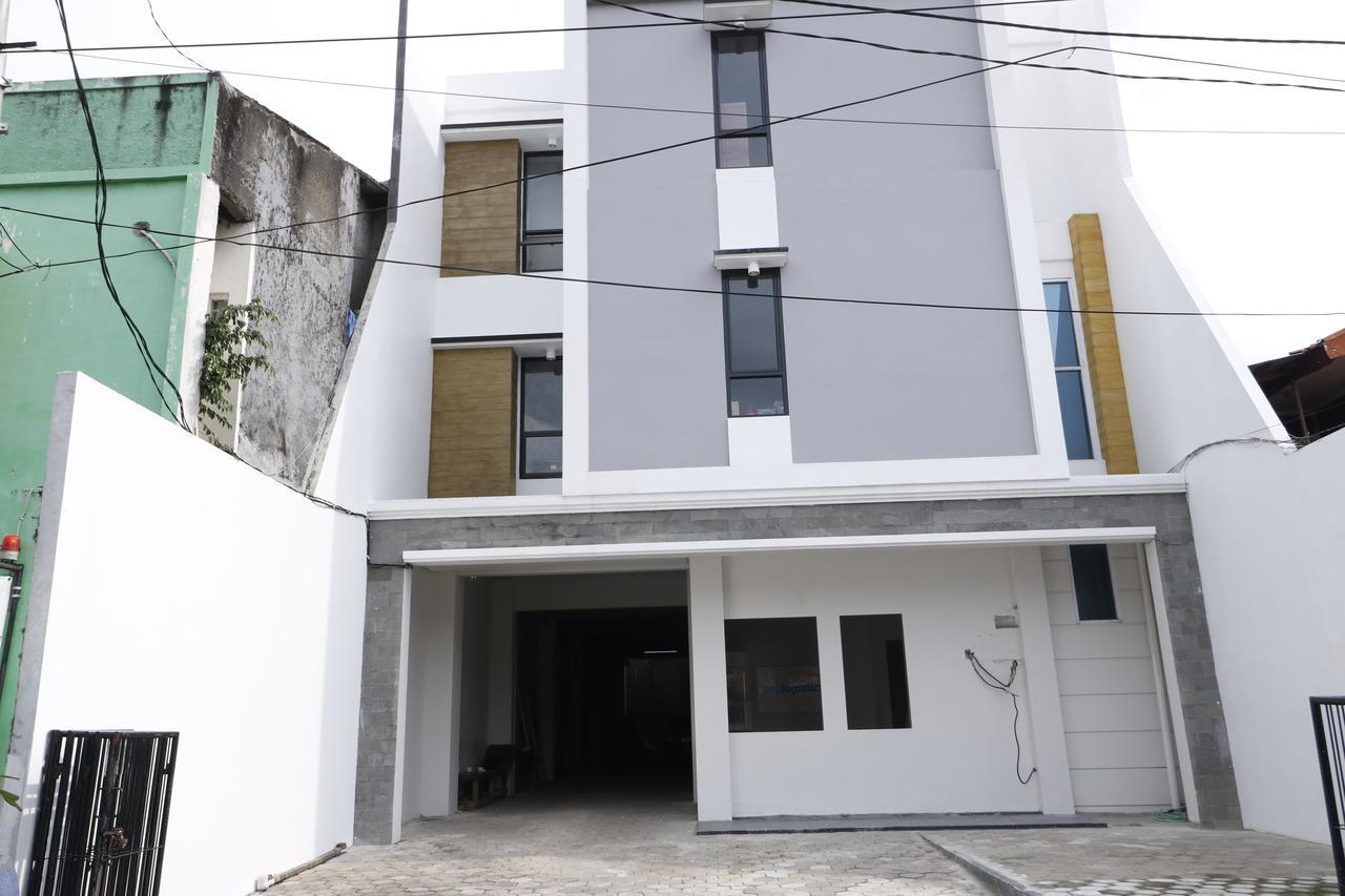 Reddoorz Near Mall Indah 3*