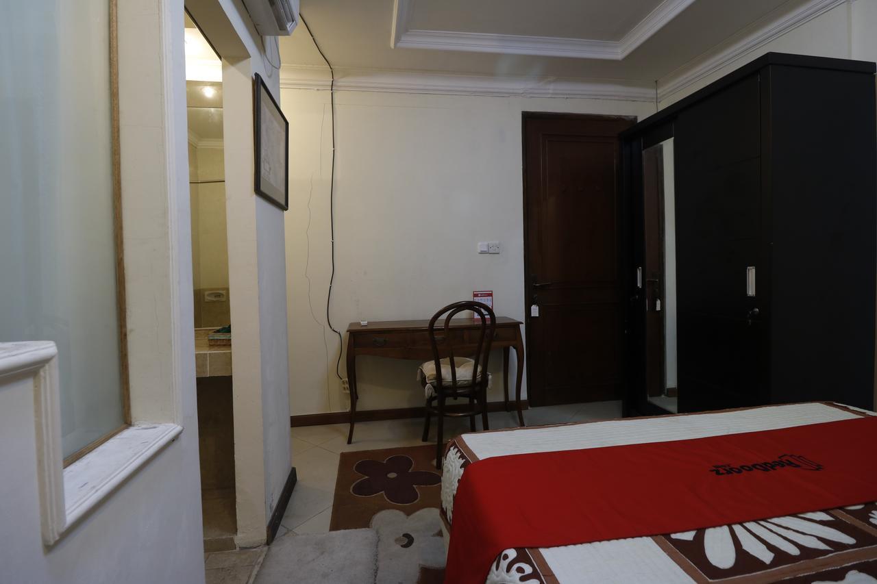 Guest house Reddoorz @ Jalan Dharmawangsa