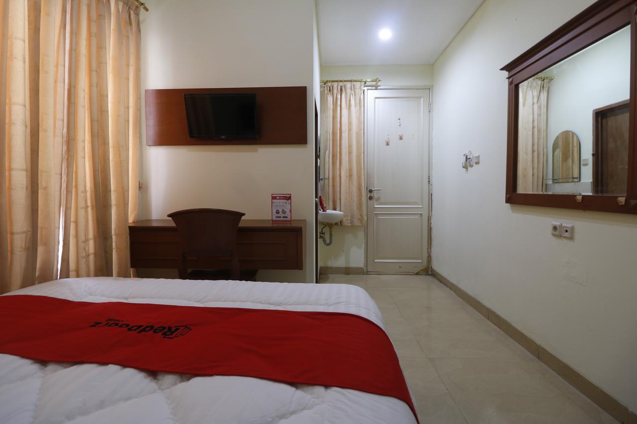 Reddoorz @ Cempaka Putih Timur Guest house