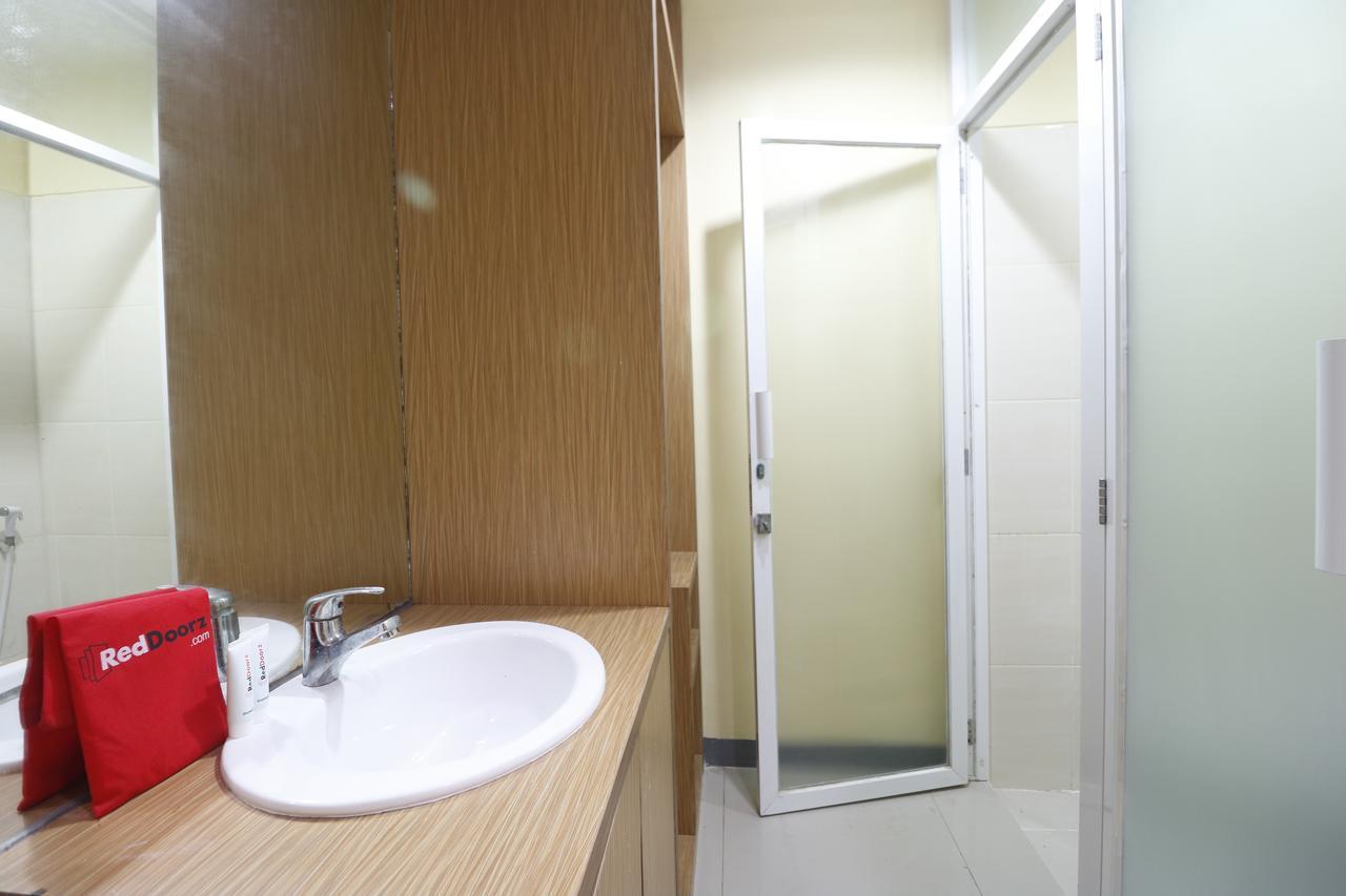 Reddoorz Near Itc Cempaka Mas Rumah tetamu 2*