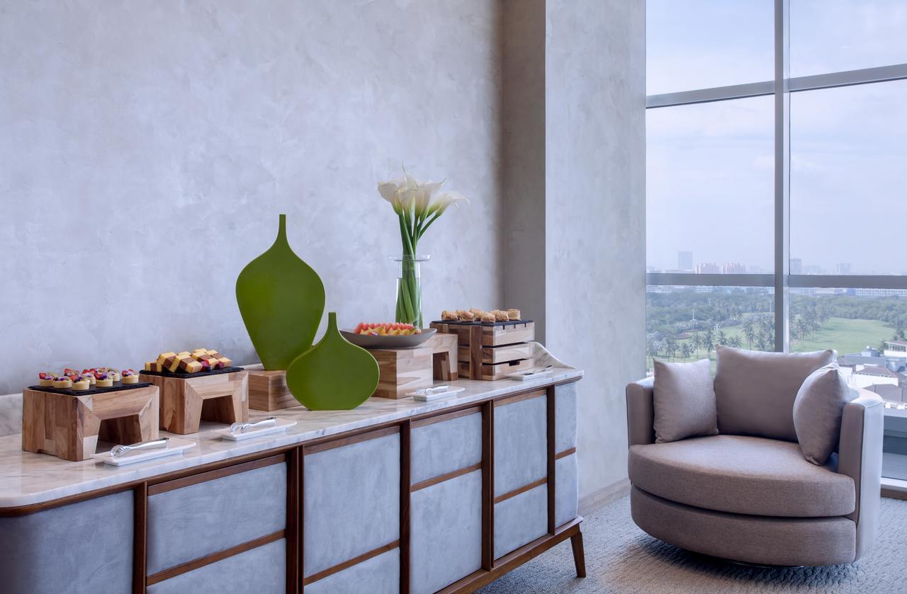 Mercure Pantai Indah Kapuk Khách sạn
