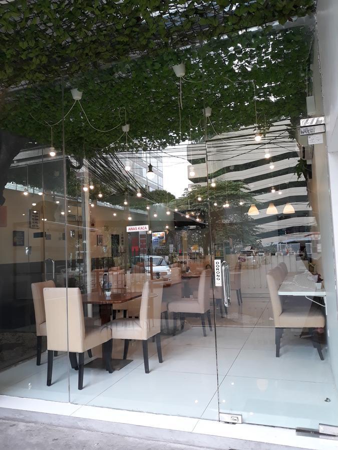Menteng House 2*
